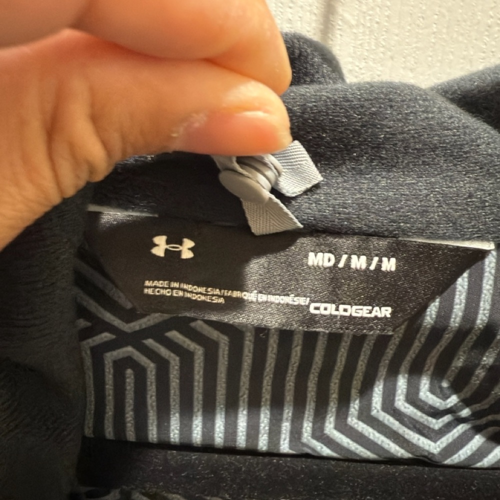 Under Armour Men's Black cold weather Jacket - Picture 2 of 3